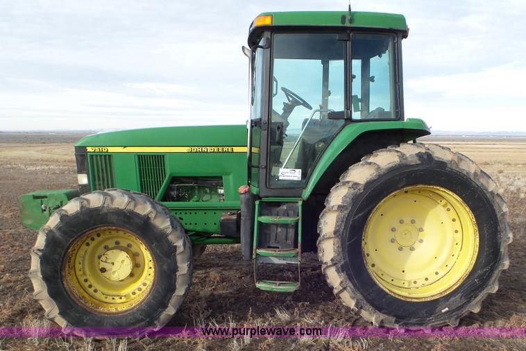 image for item K8306 2002 John Deere 7510 tractor