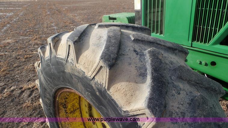 image for item K8306 2002 John Deere 7510 tractor