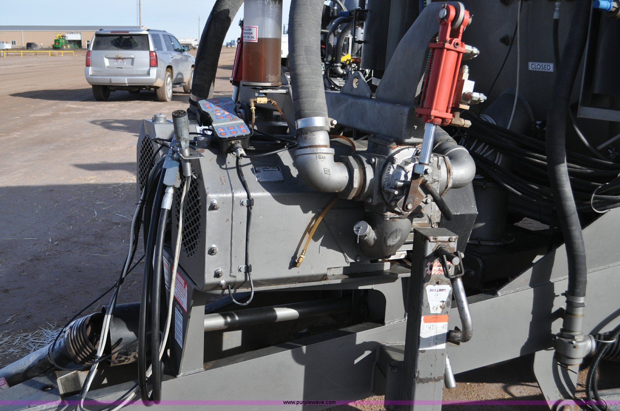 2011 Loewen 5000 HoneyVac honey wagon in Delta, UT Item G7122 sold