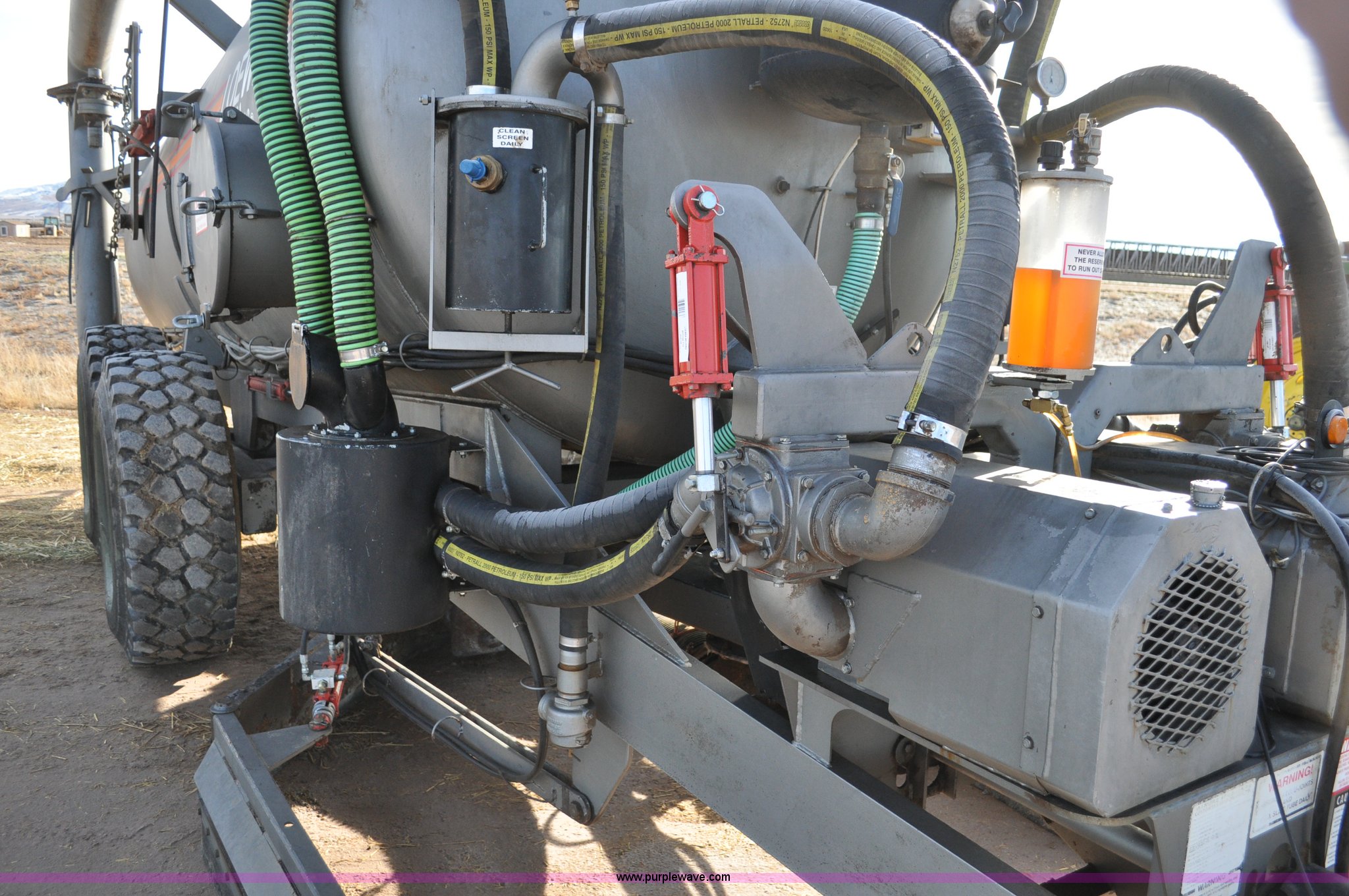 2011 Loewen 5000 HoneyVac honey wagon in Delta, UT Item G7122 sold