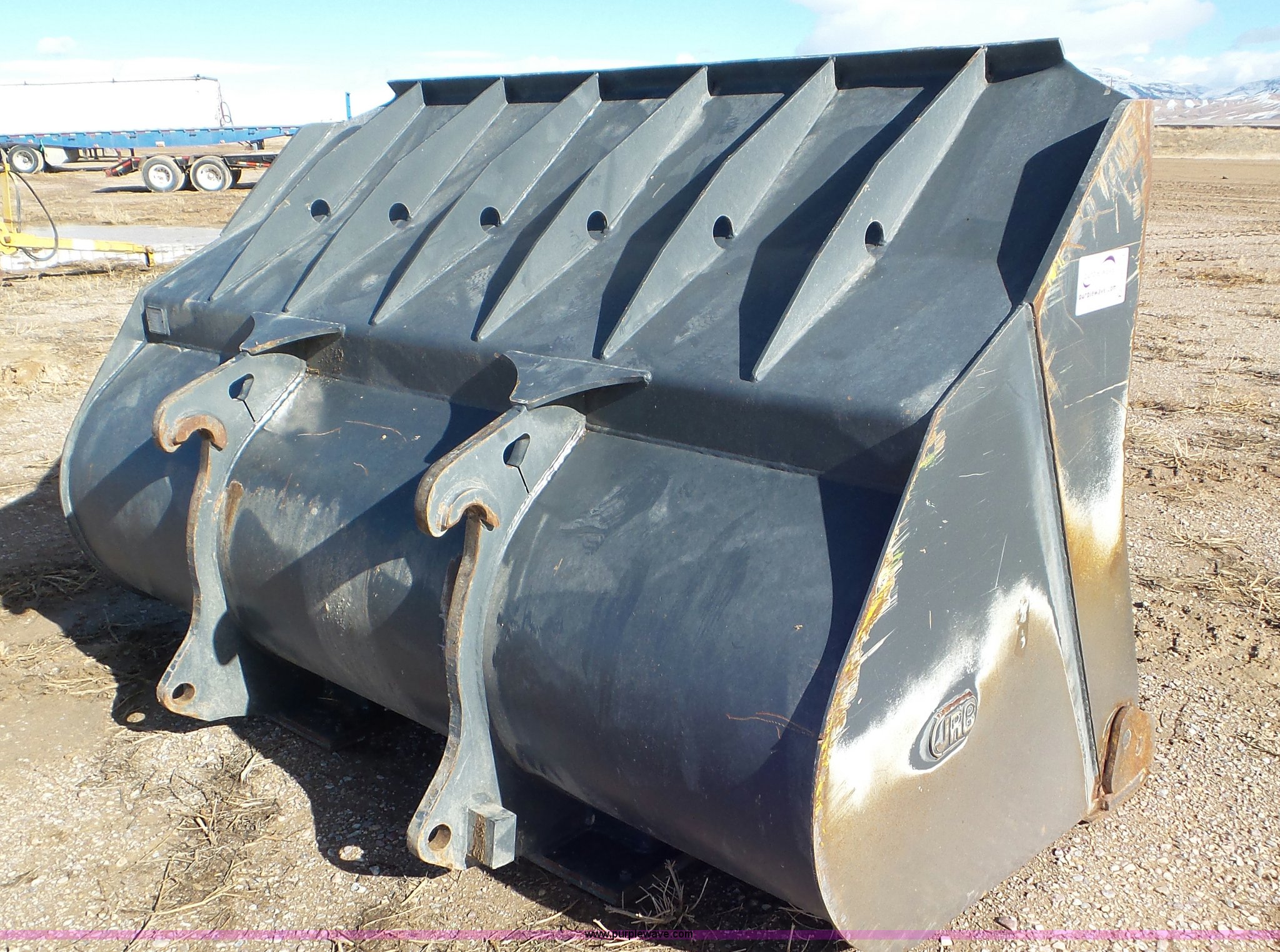 JRB 544J loader bucket in Delta, UT Item J8354 sold Purple Wave
