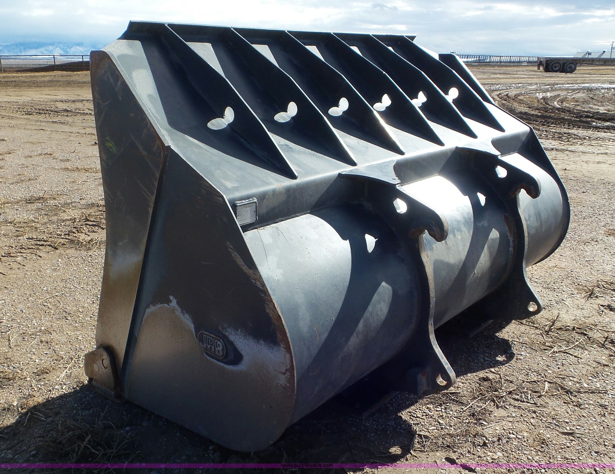 JRB 544J loader bucket in Delta, UT Item J8354 sold Purple Wave