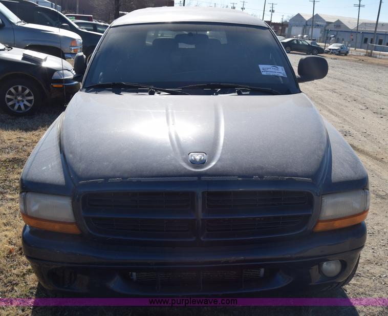 image for item L1054 2000 Dodge Durango SUV