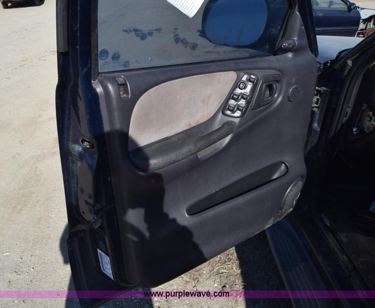 image for item L1054 2000 Dodge Durango SUV