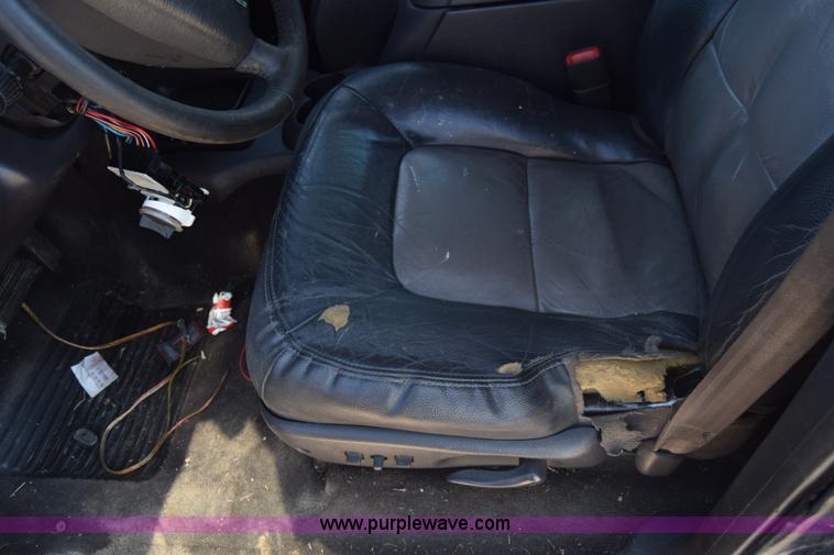 image for item L1054 2000 Dodge Durango SUV