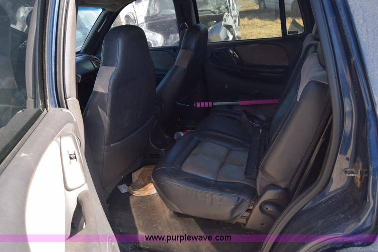 image for item L1054 2000 Dodge Durango SUV