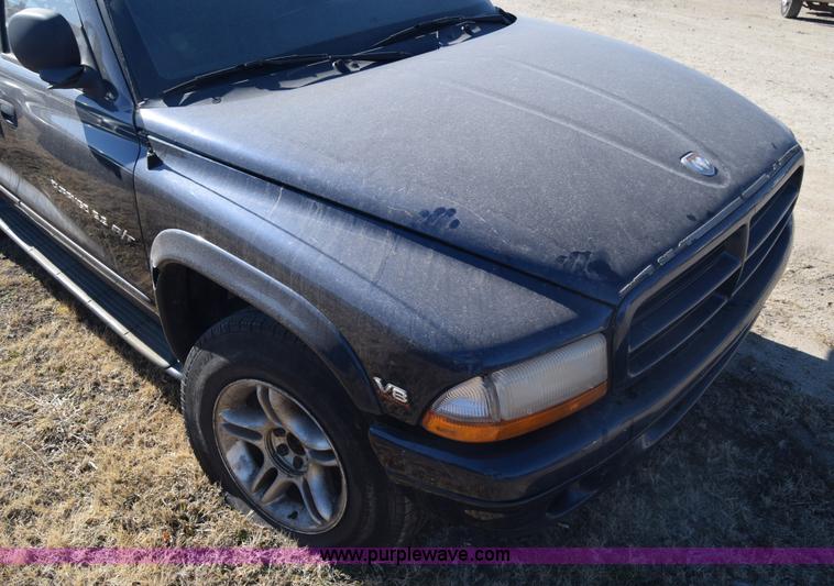 image for item L1054 2000 Dodge Durango SUV