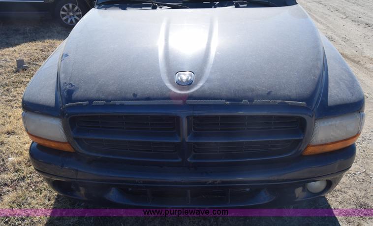 image for item L1054 2000 Dodge Durango SUV