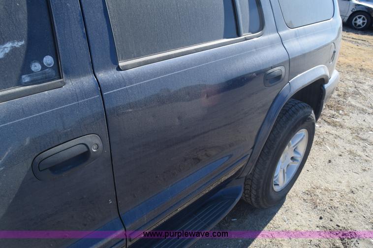 image for item L1054 2000 Dodge Durango SUV