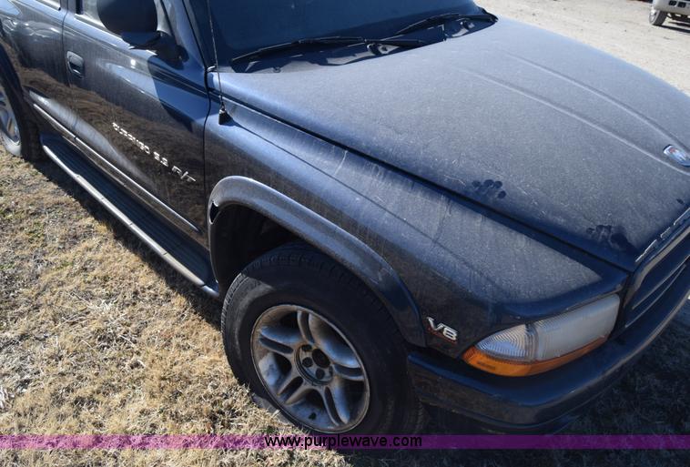 image for item L1054 2000 Dodge Durango SUV