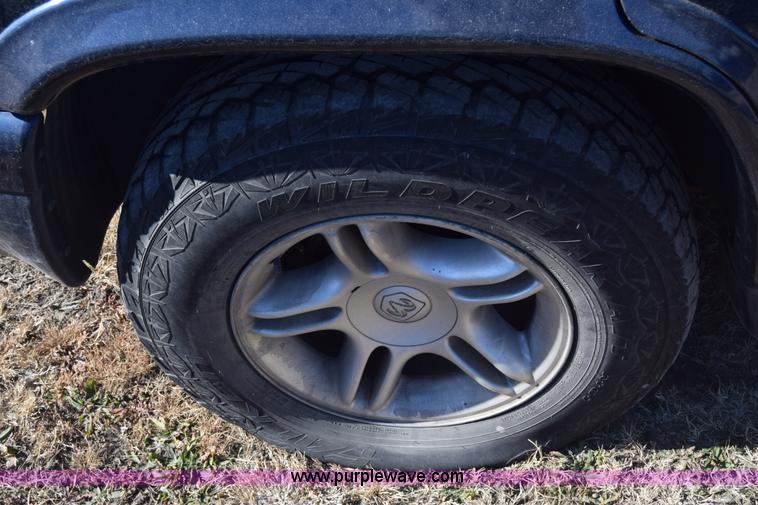 image for item L1054 2000 Dodge Durango SUV