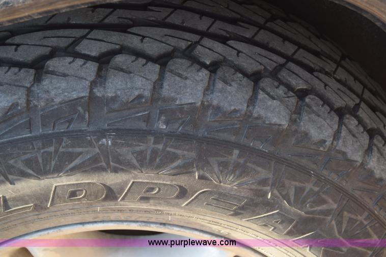 image for item L1054 2000 Dodge Durango SUV