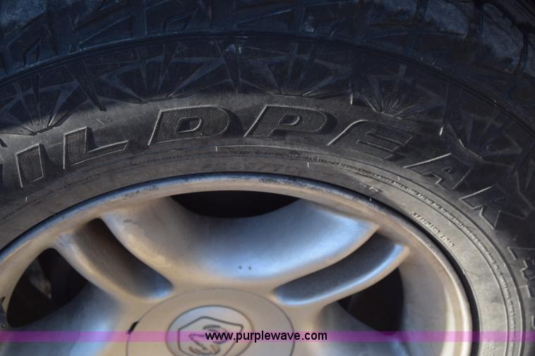 image for item L1054 2000 Dodge Durango SUV