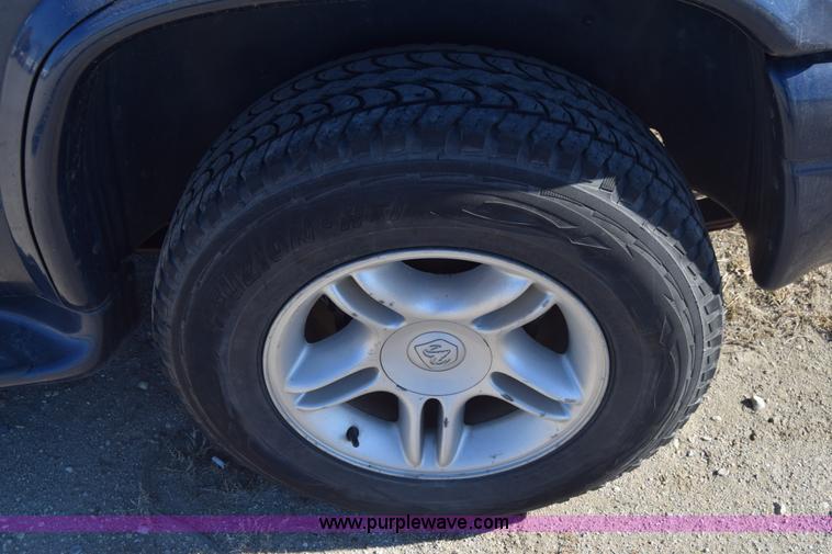 image for item L1054 2000 Dodge Durango SUV