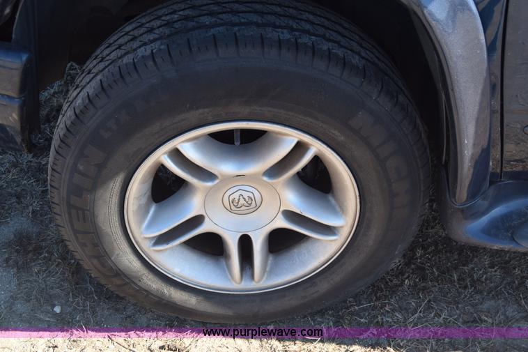 image for item L1054 2000 Dodge Durango SUV