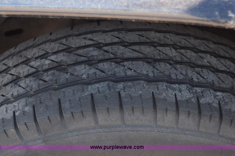 image for item L1054 2000 Dodge Durango SUV