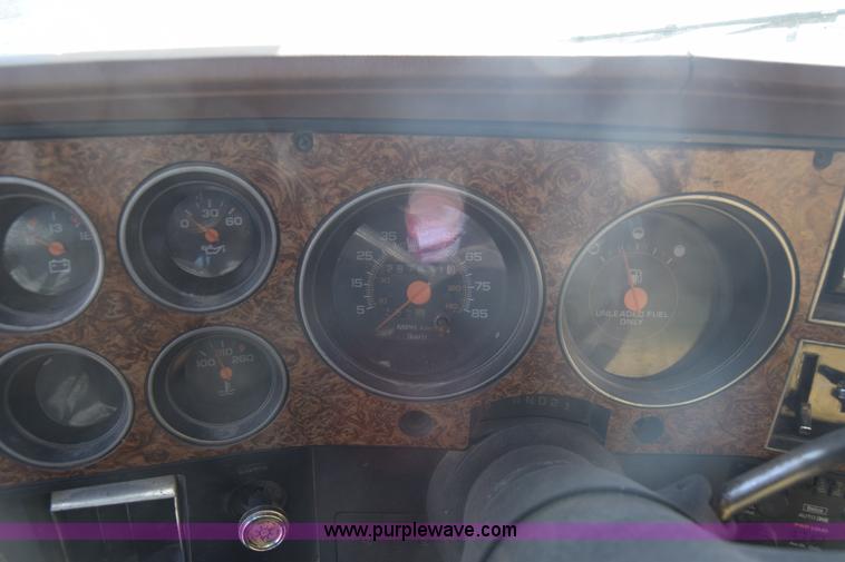 image for item L1055 1990 Chevrolet Suburban 2500 SUV