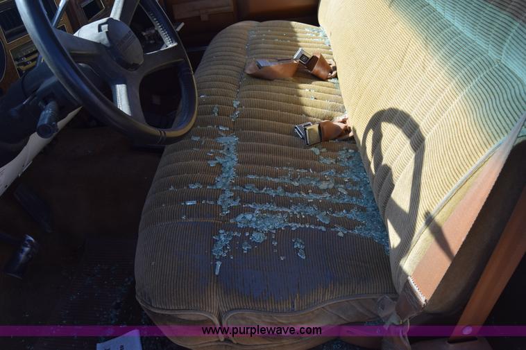 image for item L1055 1990 Chevrolet Suburban 2500 SUV