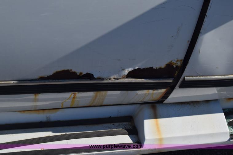 image for item L1055 1990 Chevrolet Suburban 2500 SUV