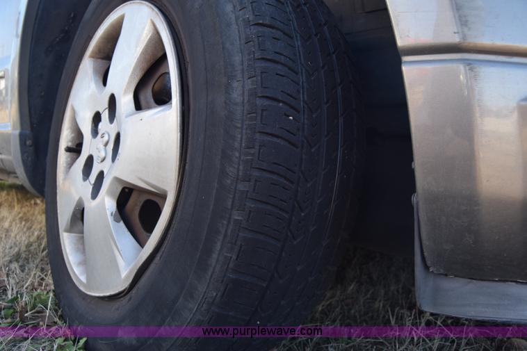 image for item L1056 2008 Dodge Caliber SE