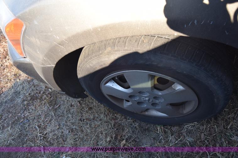 image for item L1056 2008 Dodge Caliber SE