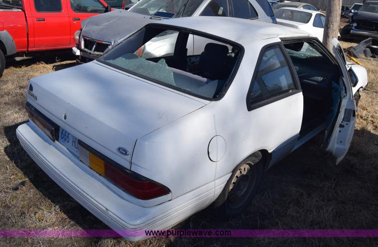 image for item L1057 1993 Ford Tempo GL
