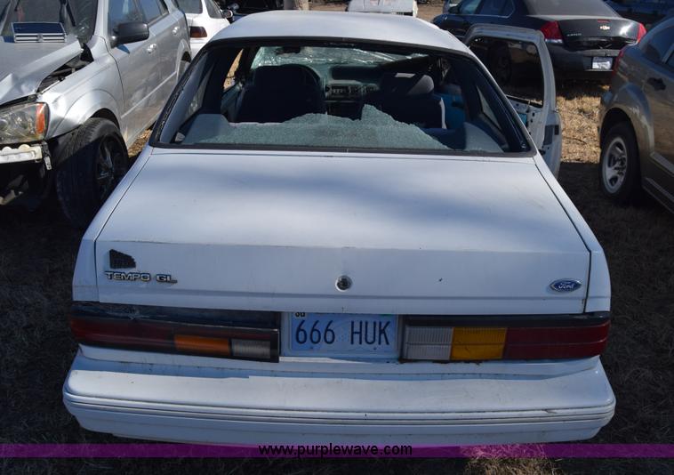 image for item L1057 1993 Ford Tempo GL