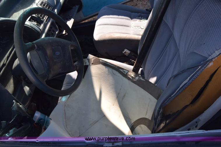 image for item L1057 1993 Ford Tempo GL