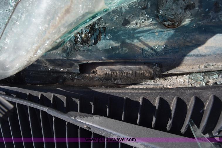 image for item L1057 1993 Ford Tempo GL