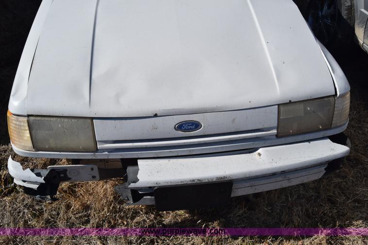 image for item L1057 1993 Ford Tempo GL