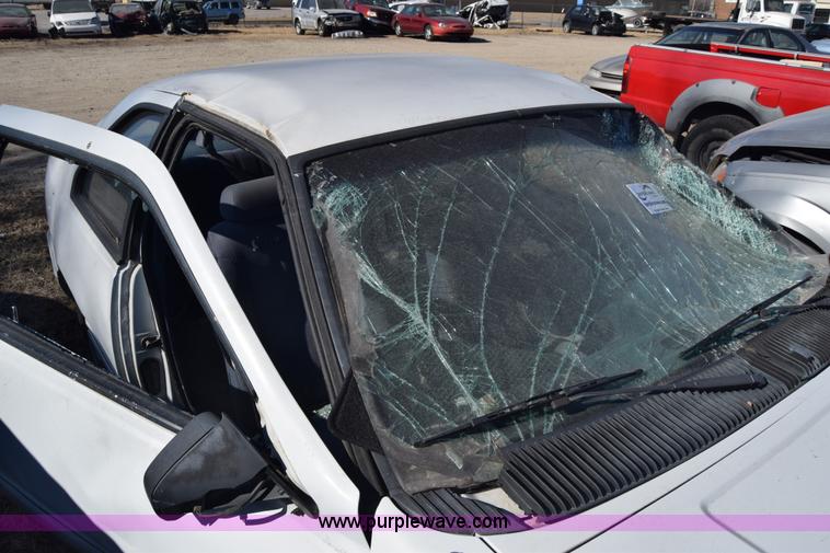 image for item L1057 1993 Ford Tempo GL