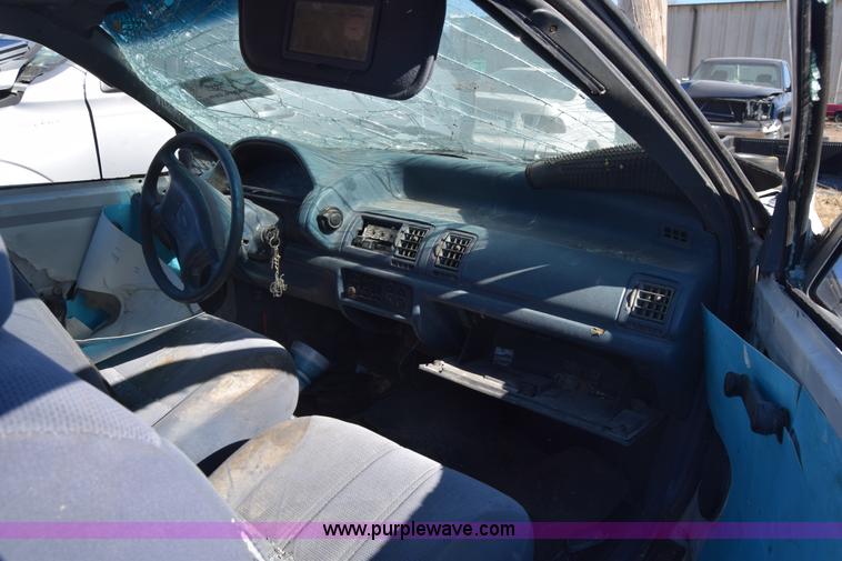 image for item L1057 1993 Ford Tempo GL