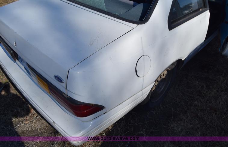image for item L1057 1993 Ford Tempo GL