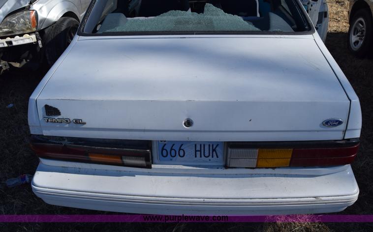 image for item L1057 1993 Ford Tempo GL