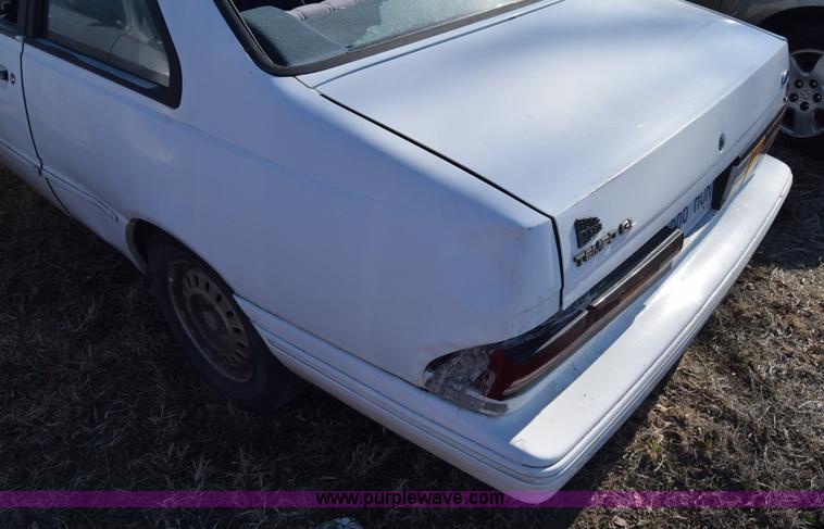 image for item L1057 1993 Ford Tempo GL