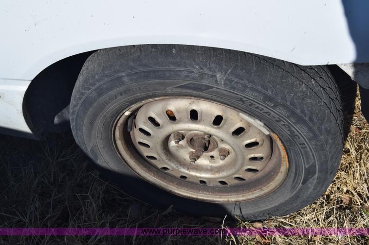 image for item L1057 1993 Ford Tempo GL