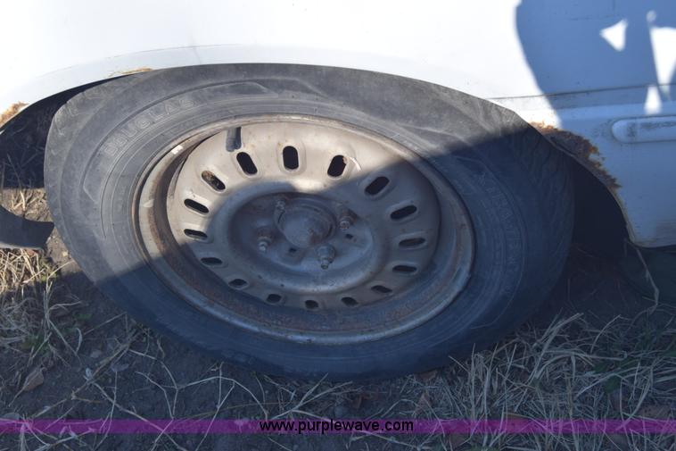 image for item L1057 1993 Ford Tempo GL