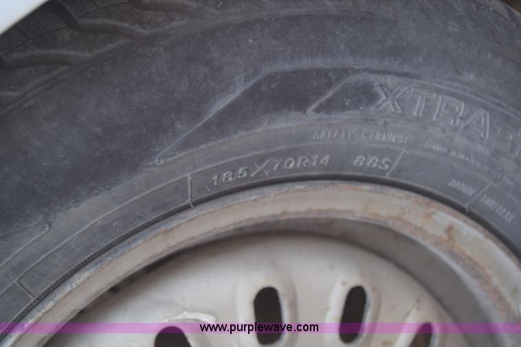 image for item L1057 1993 Ford Tempo GL