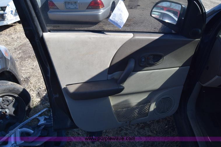 image for item L1058 2003 Saturn Vue