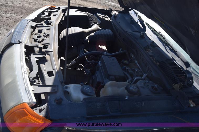 image for item L1058 2003 Saturn Vue