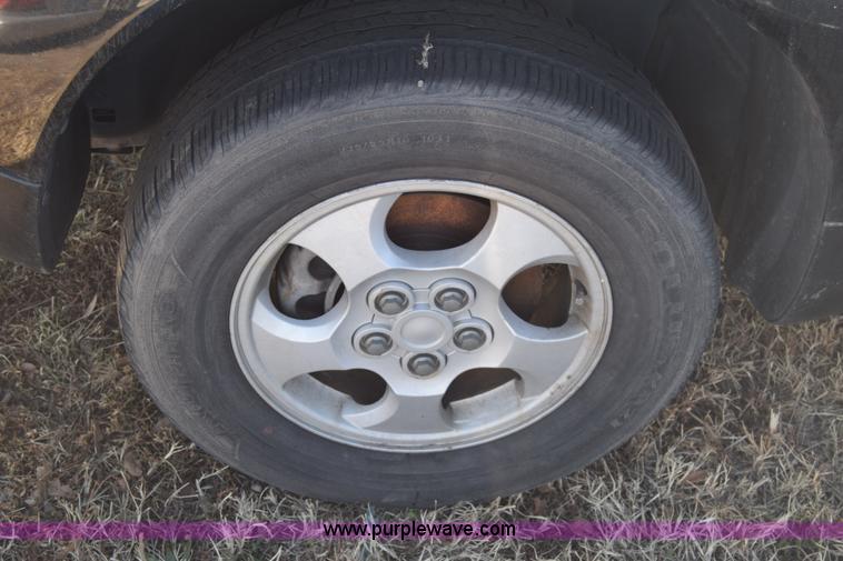 image for item L1058 2003 Saturn Vue