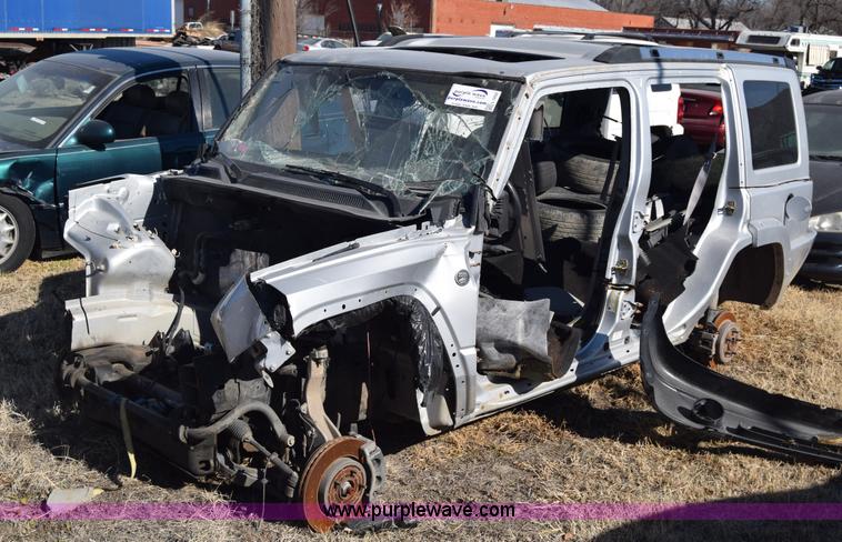 image for item L1059 2006 Jeep Commander Limited SUV