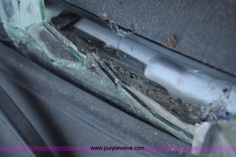 image for item L1059 2006 Jeep Commander Limited SUV