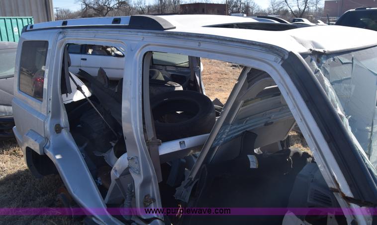 image for item L1059 2006 Jeep Commander Limited SUV