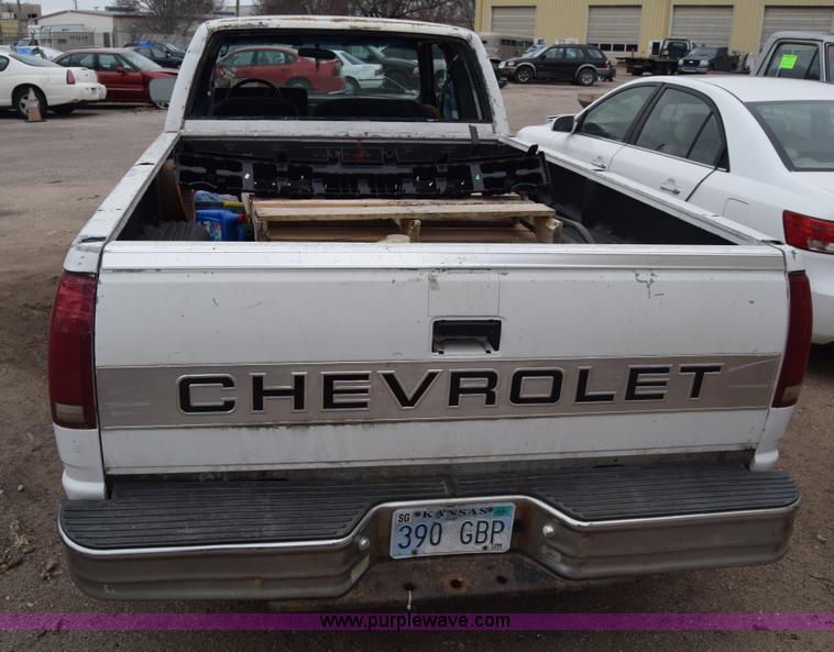 image for item L1063 1988 Chevrolet 1500 Ext. Cab pickup truck