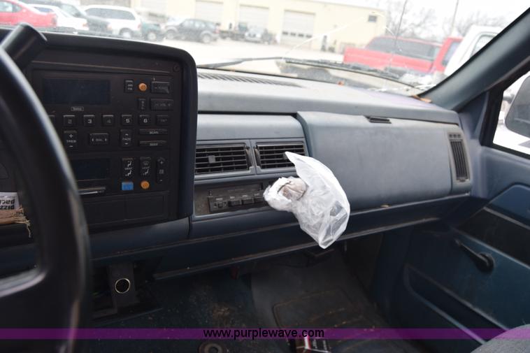 image for item L1063 1988 Chevrolet 1500 Ext. Cab pickup truck