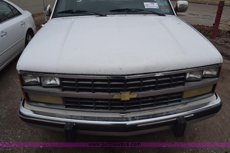 image for item L1063 1988 Chevrolet 1500 Ext. Cab pickup truck