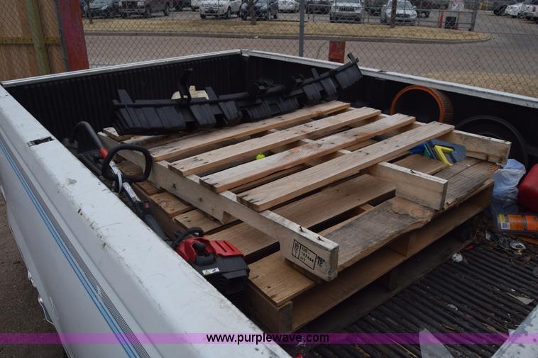 image for item L1063 1988 Chevrolet 1500 Ext. Cab pickup truck