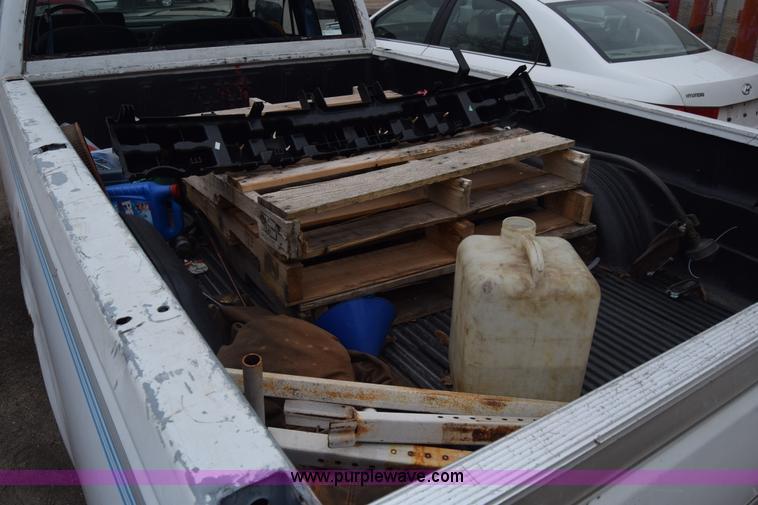 image for item L1063 1988 Chevrolet 1500 Ext. Cab pickup truck