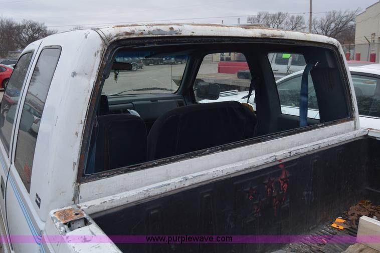 image for item L1063 1988 Chevrolet 1500 Ext. Cab pickup truck